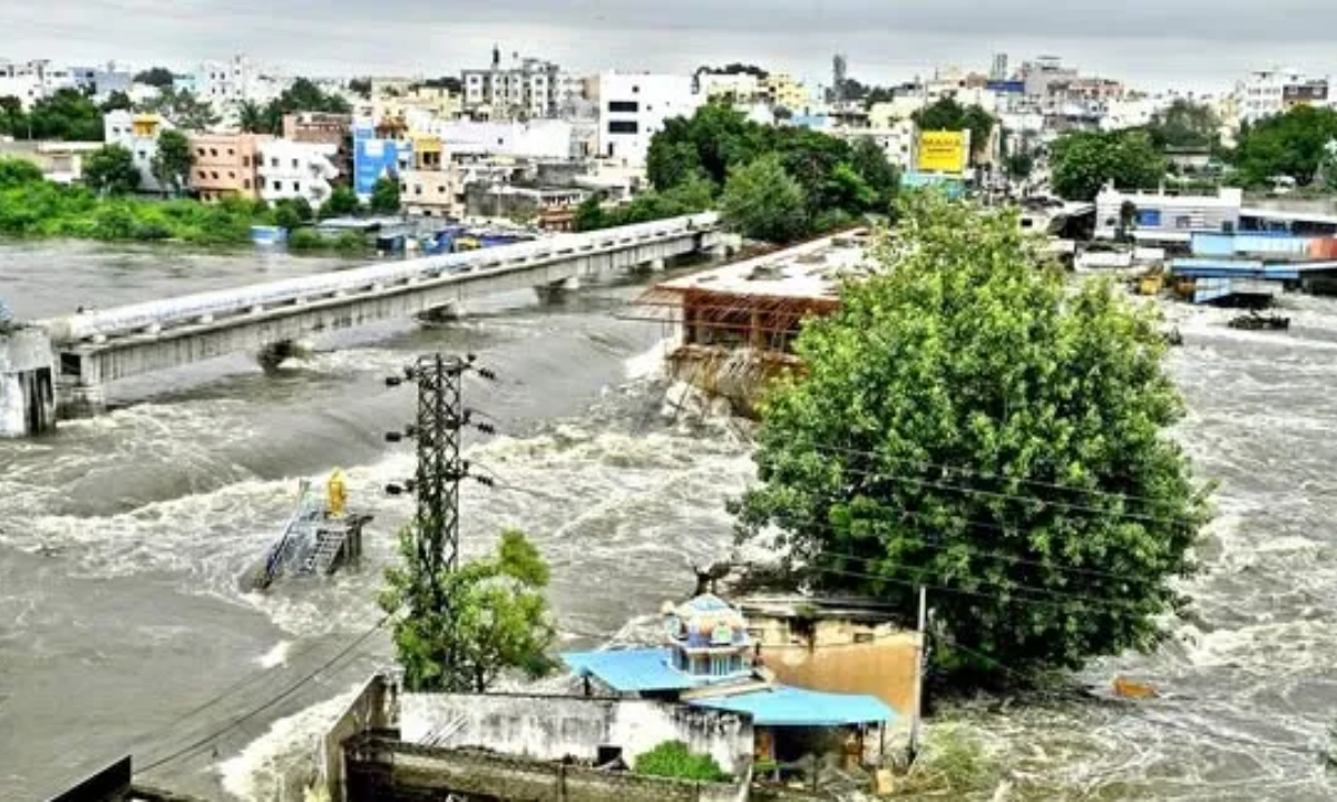 musi-floods-hyderabad-political-controversy-ktr
