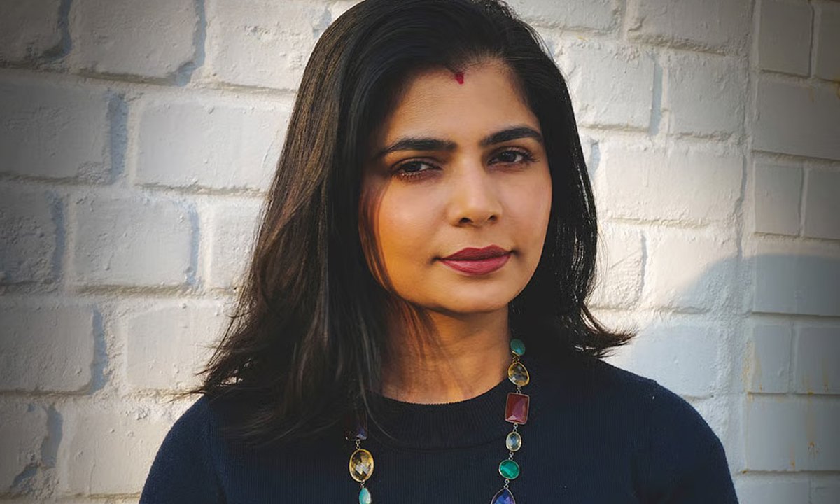 singer chinmayi lodges complaint to vc sajjanar