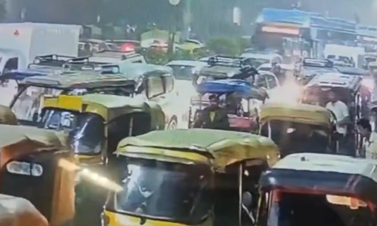 Delhi red fort car explosion video