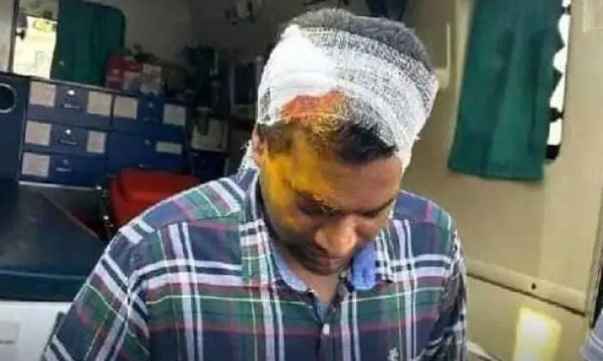 hijras attack on house owner for not giving money in hydderabad