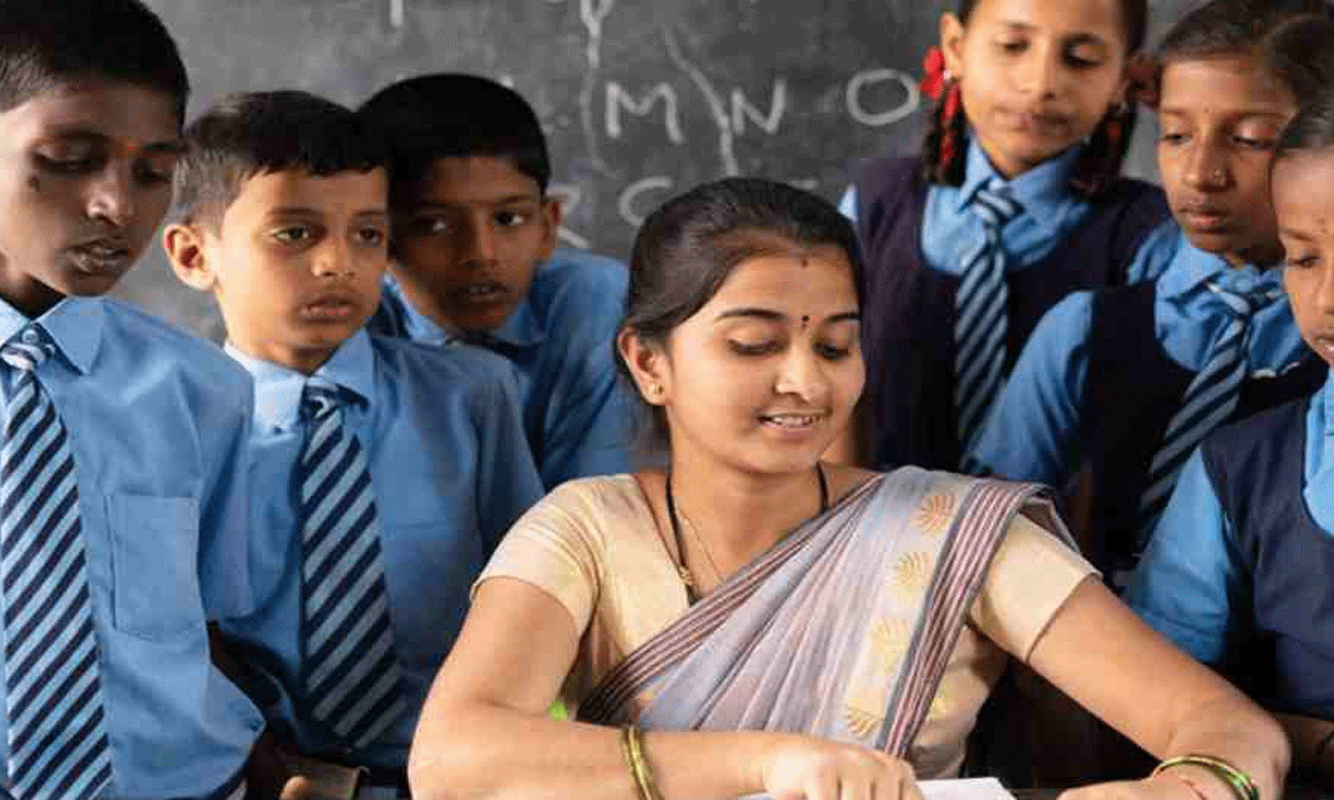 NOTIONAL SERVICE FOR MODEL SCHOOL TEACHERS.